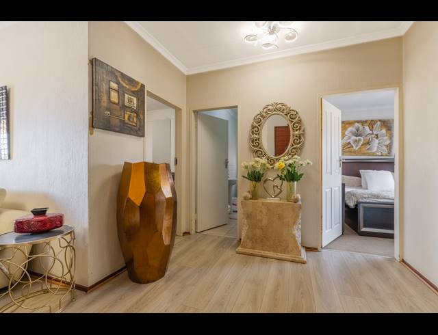 2 BEDROOM APARTMENT FOR SALE IN MAROELADAL